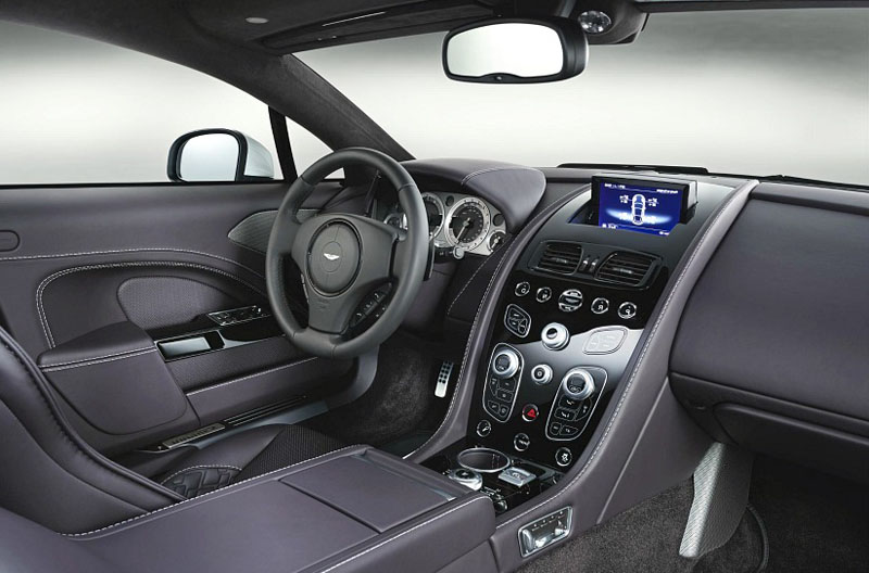 AstonMartinDB9-GT-2016-3