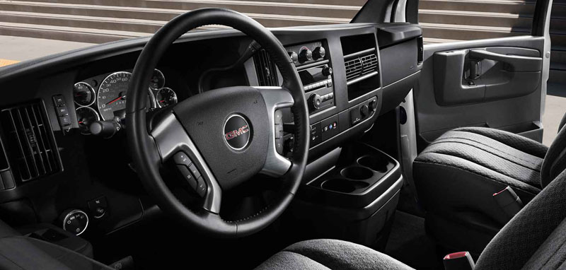 GMC-Savana-2016-3