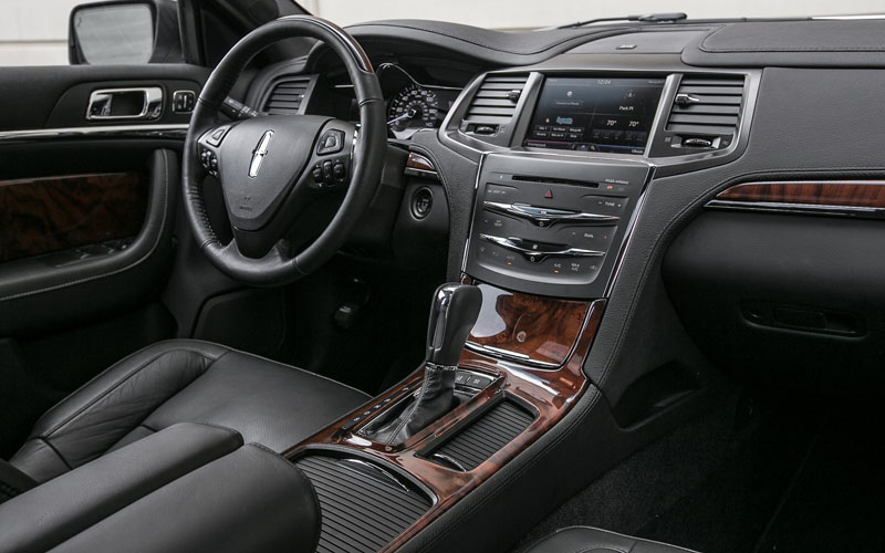 Lincoln-MKS-2016-3